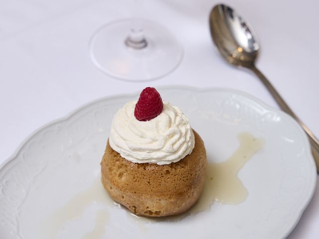 La Vieille Auberge Baba au Rhum & Chantilly