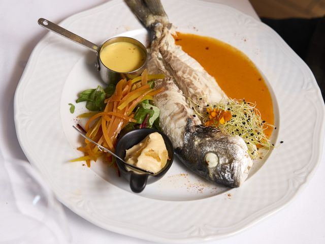 La Vieille Auberge Daurade Royale coulis Poivron doux