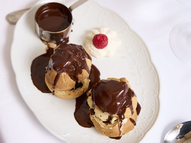 La Vieille Auberge Profiteroles au Chocolat